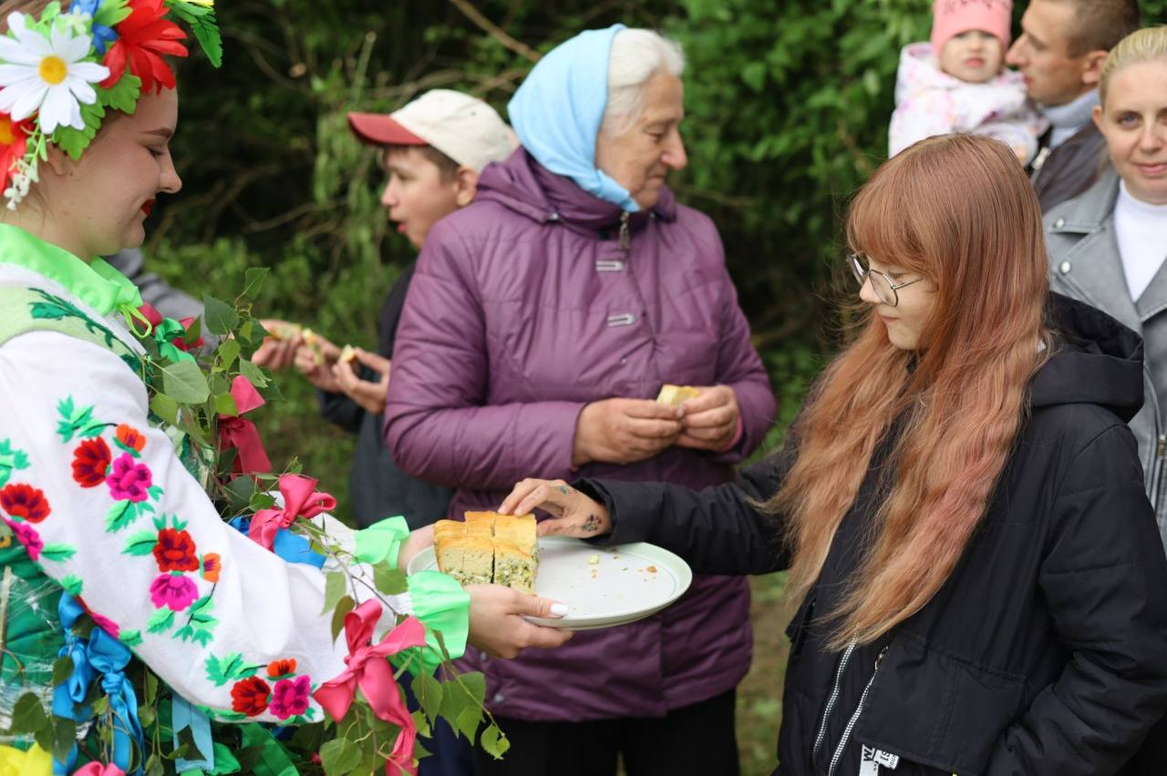 Этно-праздник Парохонск, празднование Троицы