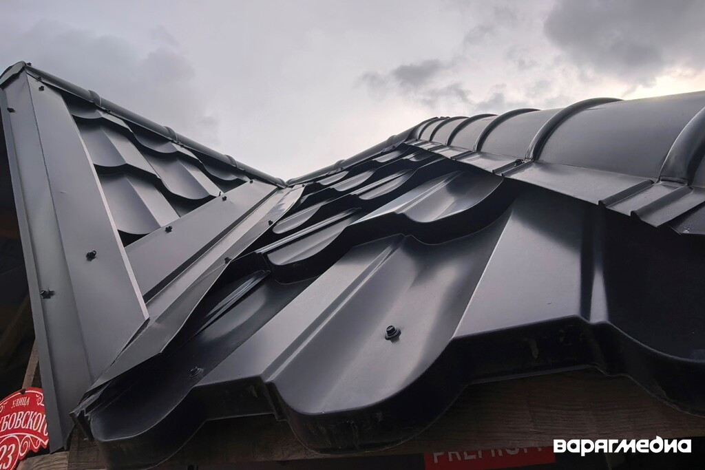 Кровельные комплектующие &mdash; фото доборов от производителя &laquo;Первый кровельный&raquo;.