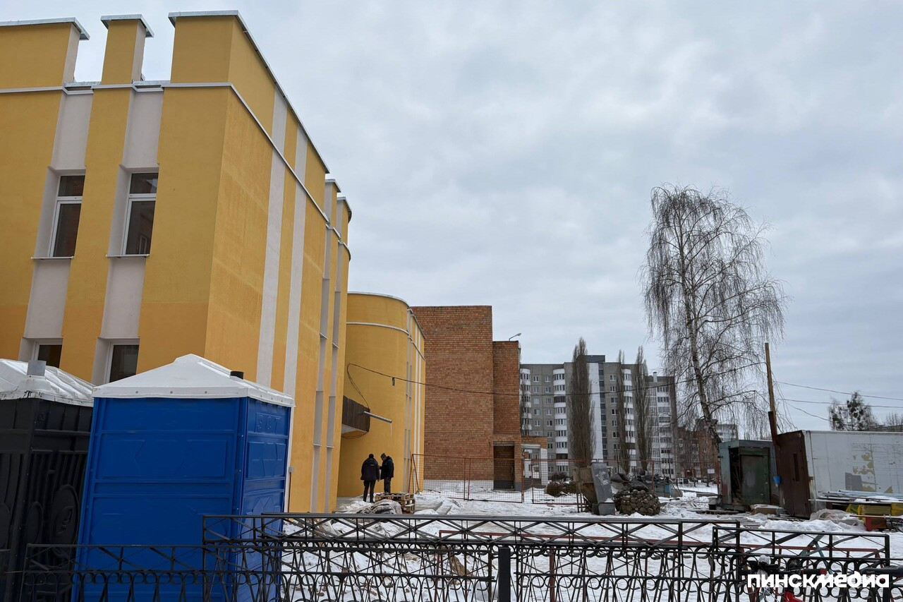 Бассейн &laquo;Чайка&raquo;, фасад