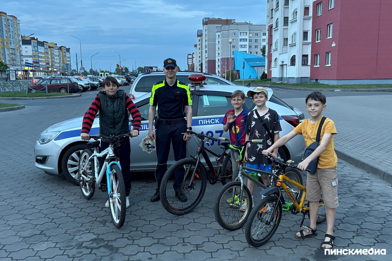 Луги, пинск, инспектор беседует с детьми
